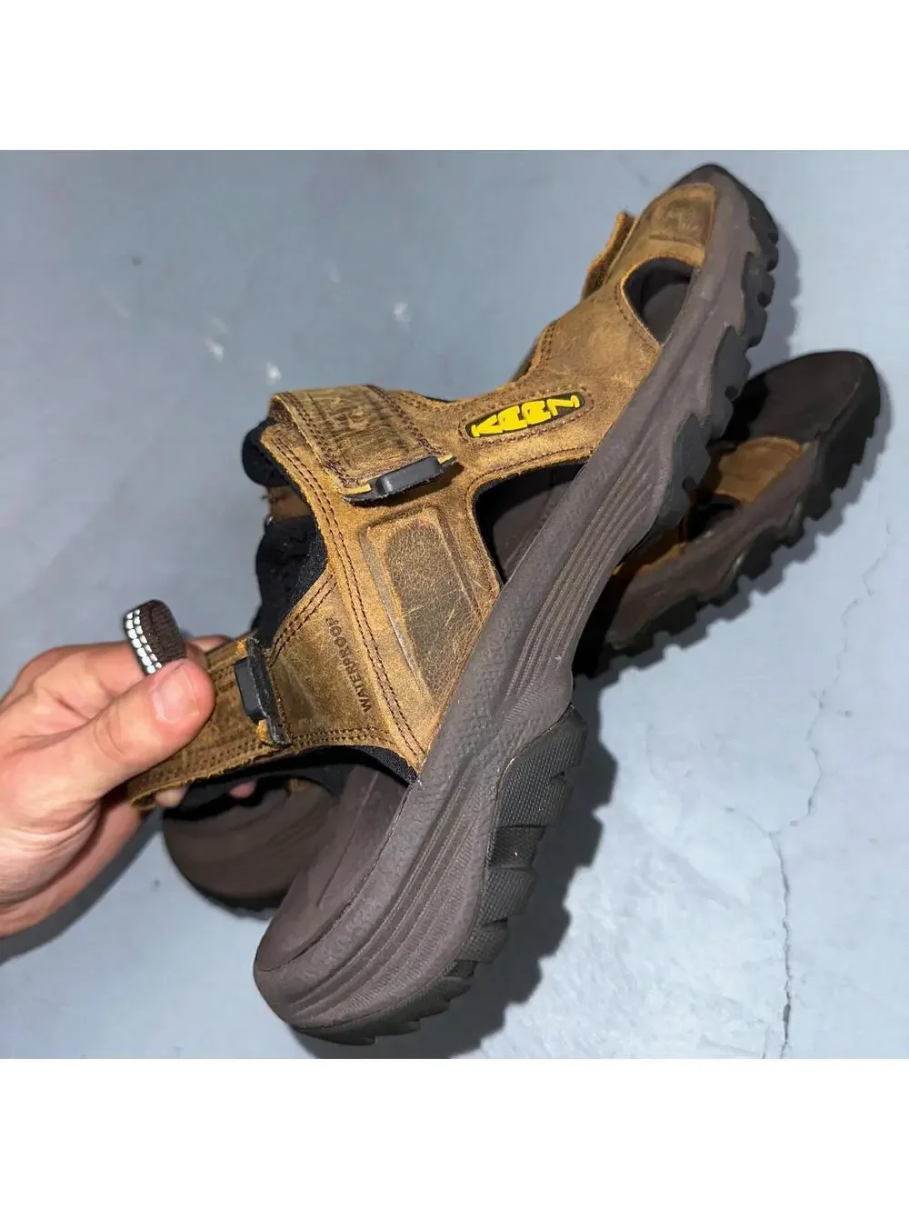 Keen US Mens Size 13 M Targhee III Open Toe Adjustable Waterproof Sandal Brown